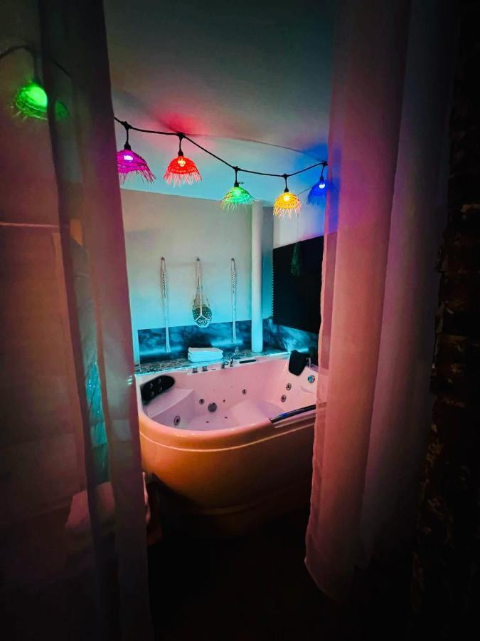 Jacuzzi Love Room Paryż Zewnętrze zdjęcie